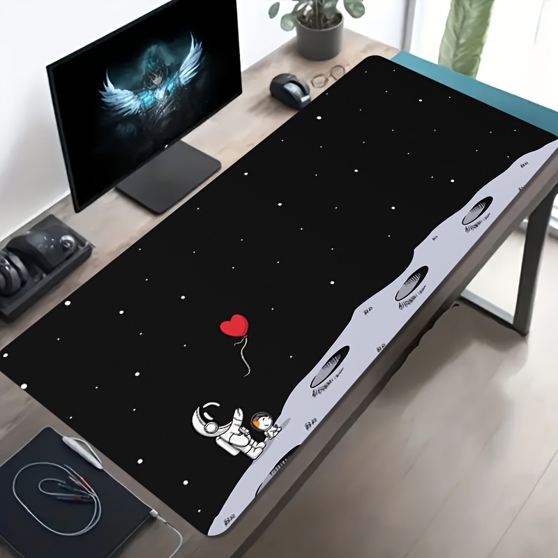 Desk Setup Laptop And Pc - Podkładka pod mysz Astronauta Księżyc Kosmos,