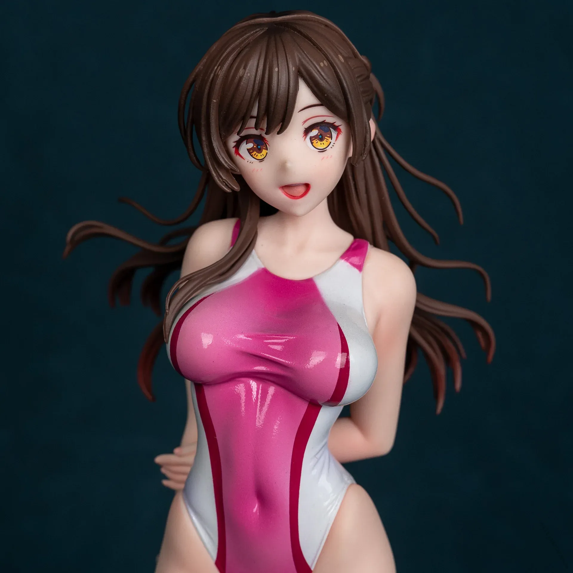 26cm Figurka Ichinose Chizuru  – Desk Setup For Good Posture recenzja i cena